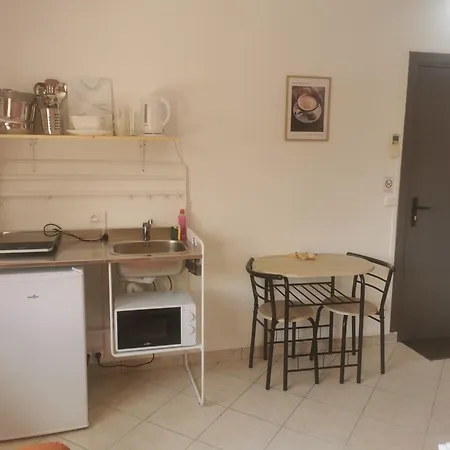 Appartement 4 , Disneyland - Parking Gratuit - Maison Des Platanes Meaux Exterior foto